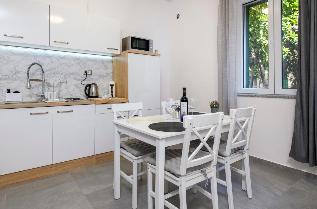 Apartment Delalle Спліт Екстер'єр фото