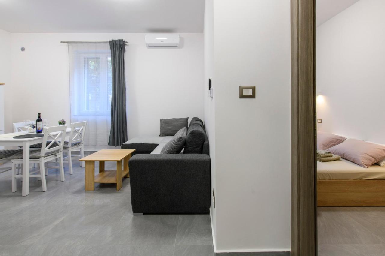Apartment Delalle Спліт Екстер'єр фото